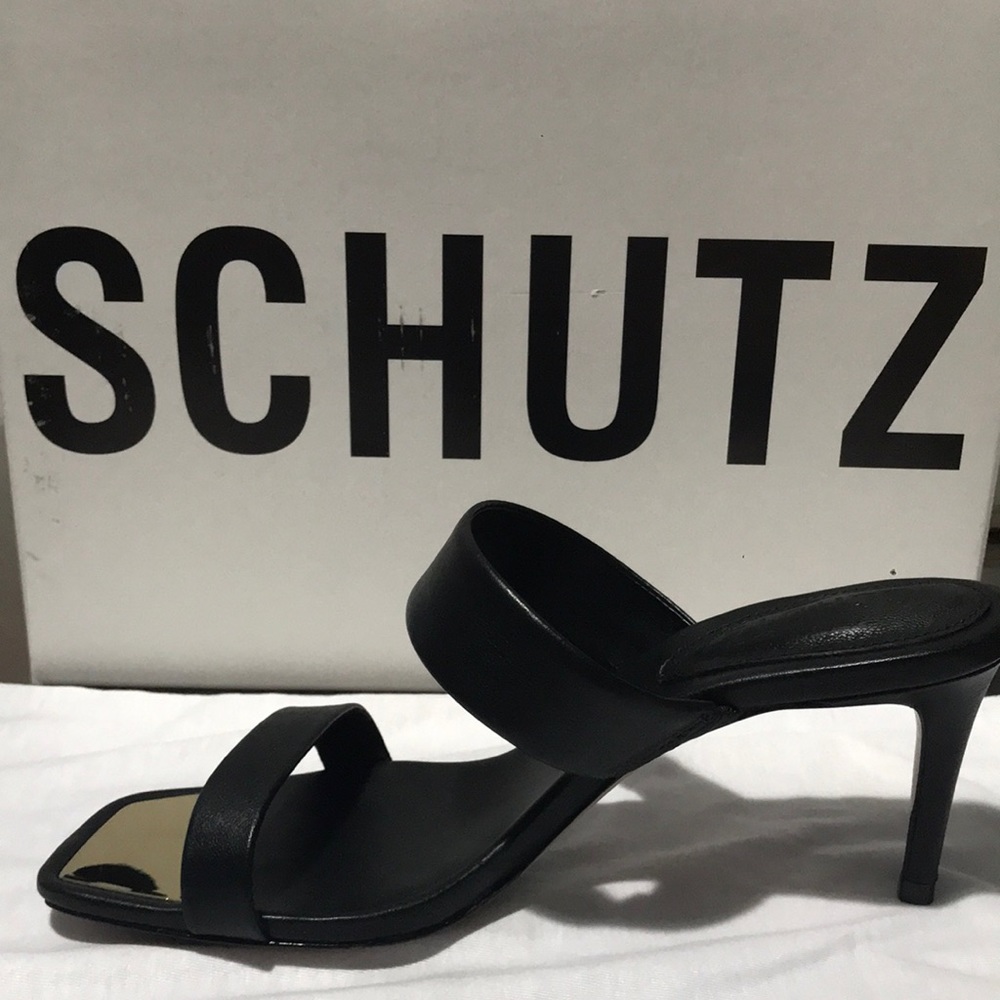 Schutz Aruana Leather Sandal